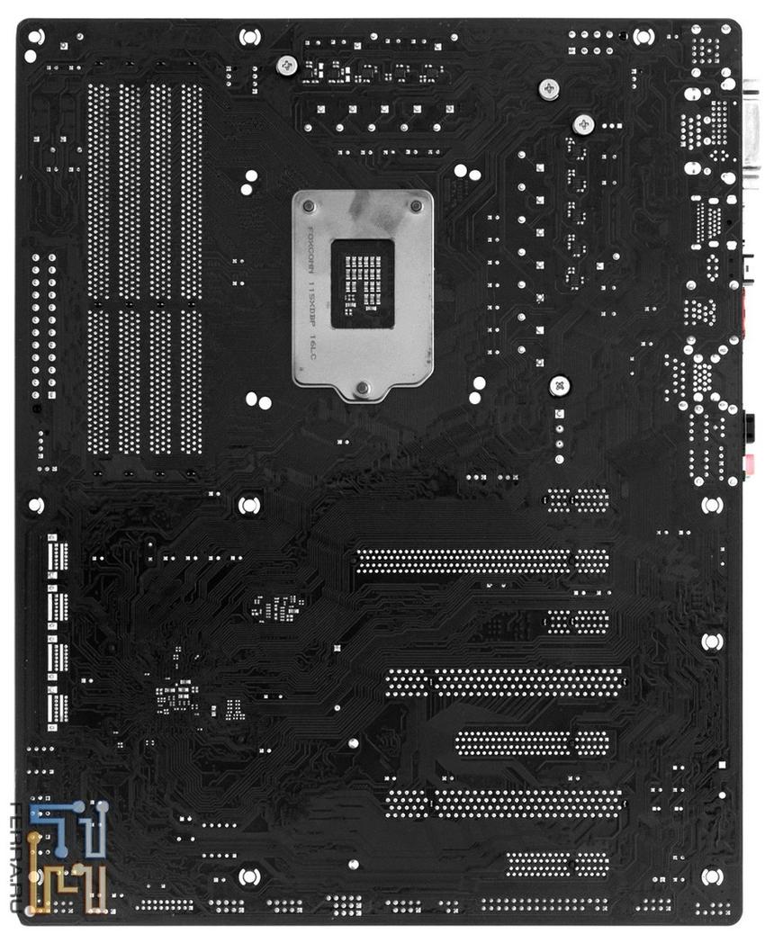 Обратная сторона материнской платы ASRock Z68 Extreme4 Gen3