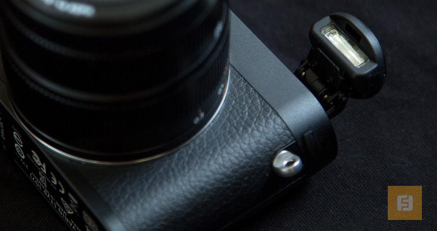 Встроенная вспышка Leica X Vario