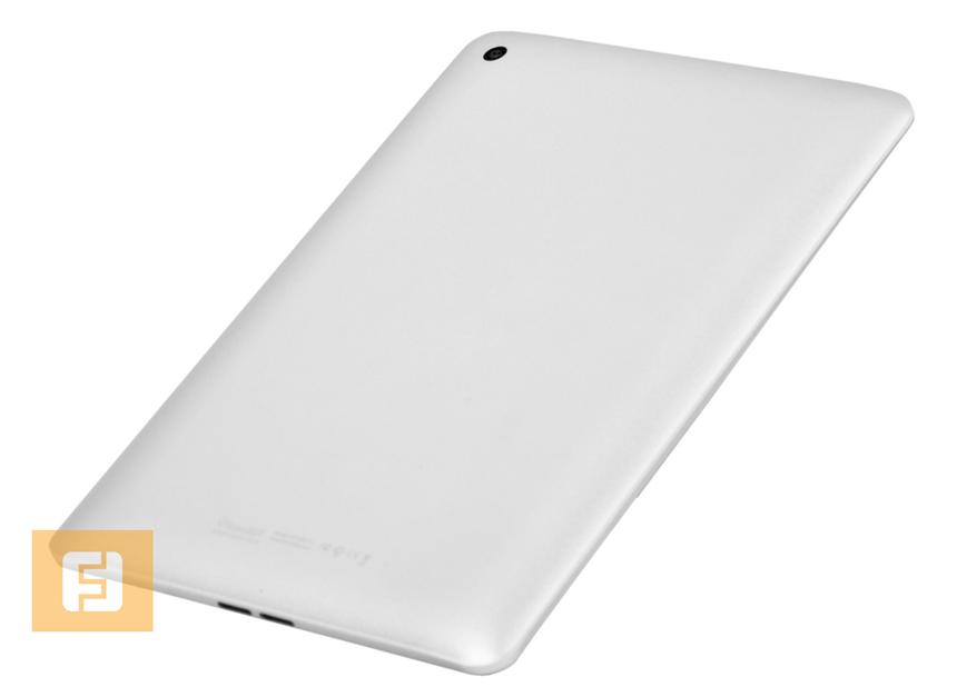 Задняя поверхность NetTAB SKAT RX выполнена из металла