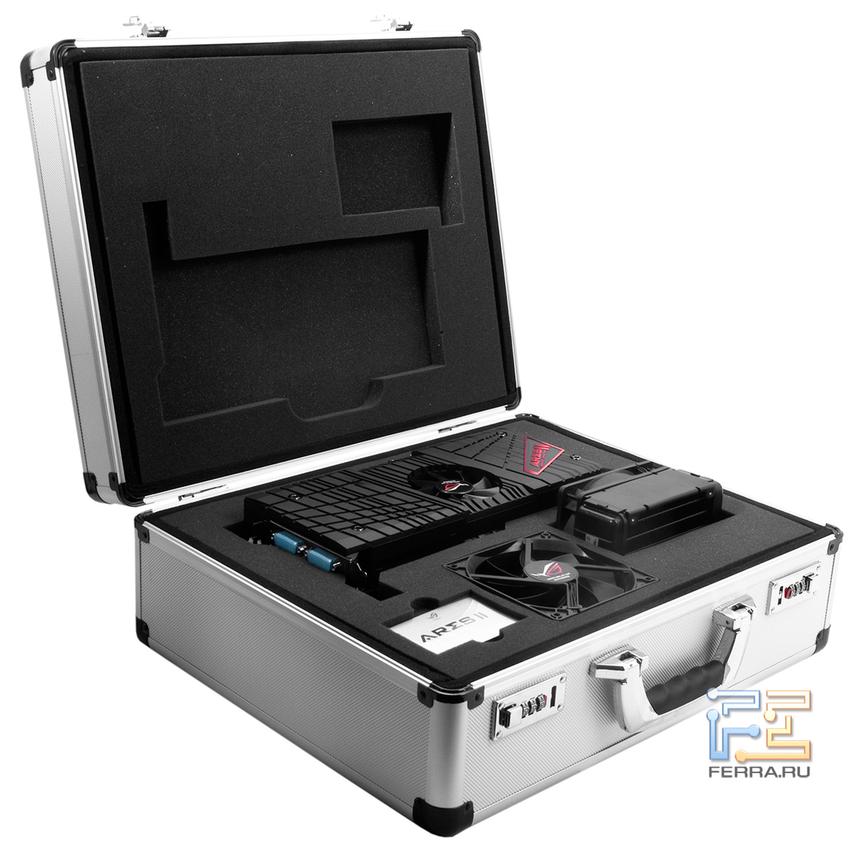 Первый взгляд на содержимое чемодана