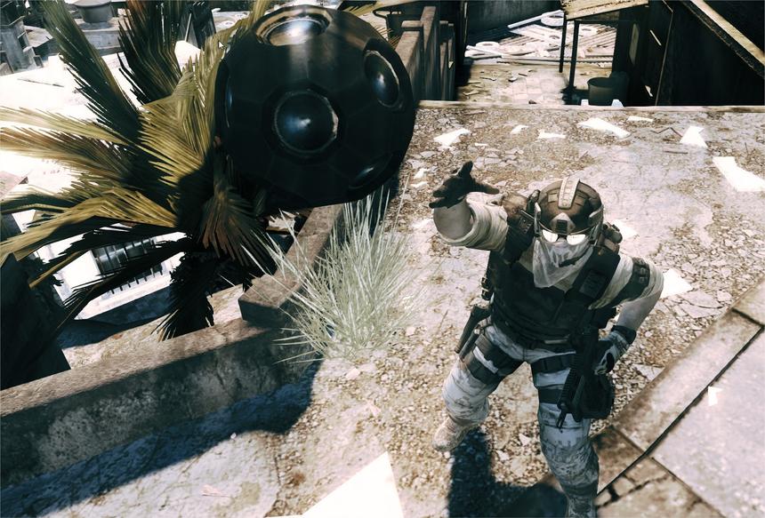 ЭМИ-граната обесточивает технику, что особенно актуально на последних заданиях против БТР и ГАЗ-ов