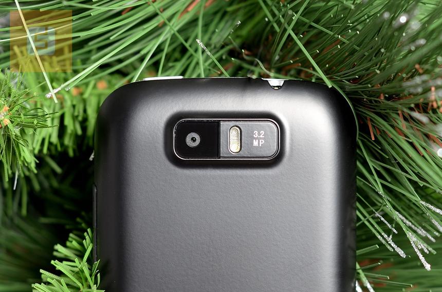 Основная камера MegaFon Login 2