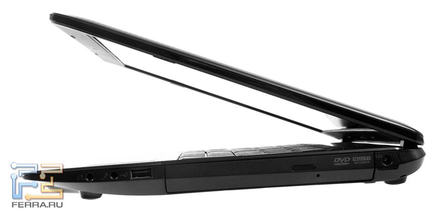 Ноутбук ASUS K55D с полуоткрытой крышкой