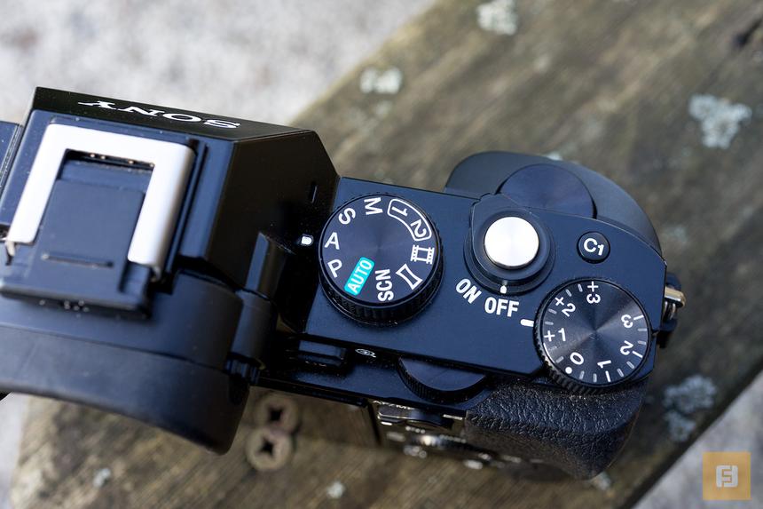 Верхняя панель Sony Alpha A7
