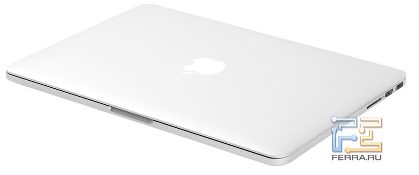 MacBook Pro 13 Retina в закрытом состоянии с фирменным логотипом на крышке