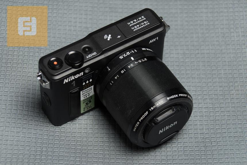 Общий вид камеры Nikon 1 AW1