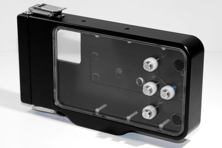 Бокс Ovision имеет четыре клавиши