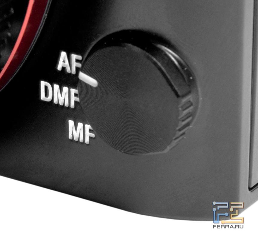 Переключатель режимов фокусировки на лицевой стороне корпуса Sony Cyber-shot RX1