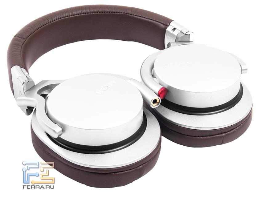 Наушники запросто можно сложить