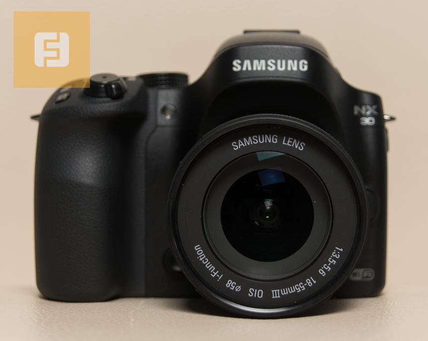 Общий вид Samsung NX30