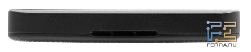 Нижний торец смартфона Blackberry Z10