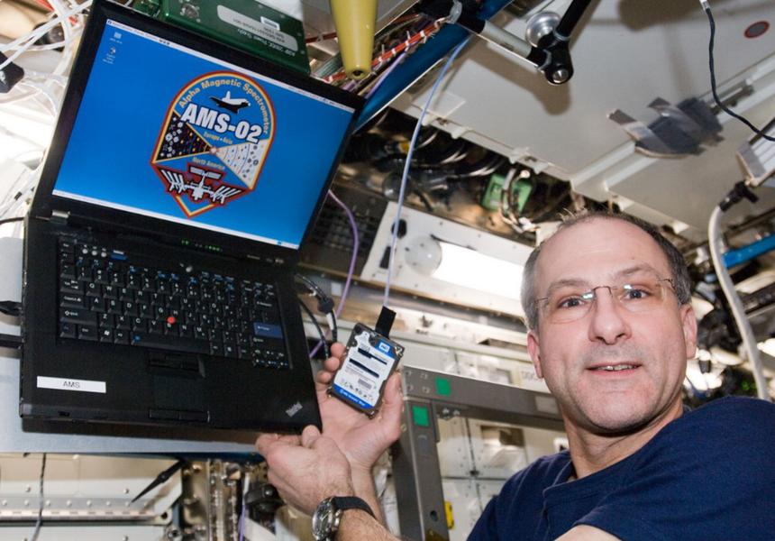 Первый ноутбук в космосе