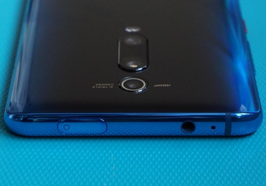 Xiaomi Mi 9T: верхний торец