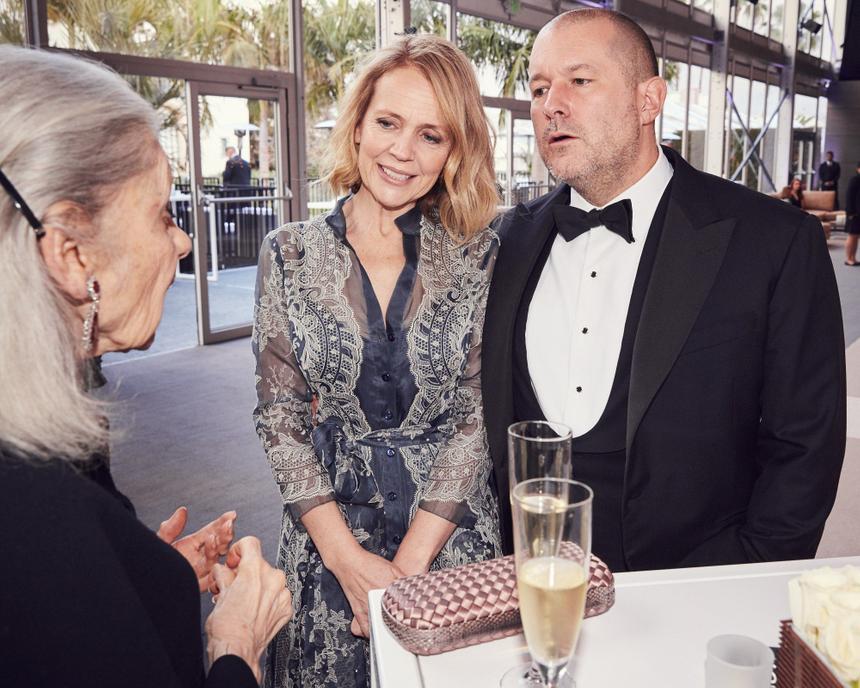 Джони Айв с женой Хизер Пегг (2017 г.)