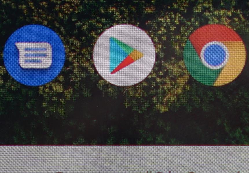 Xiaomi Mi A3. Рыхлость из-за PenTile и низкого разрешения просто невозможно не заметить.