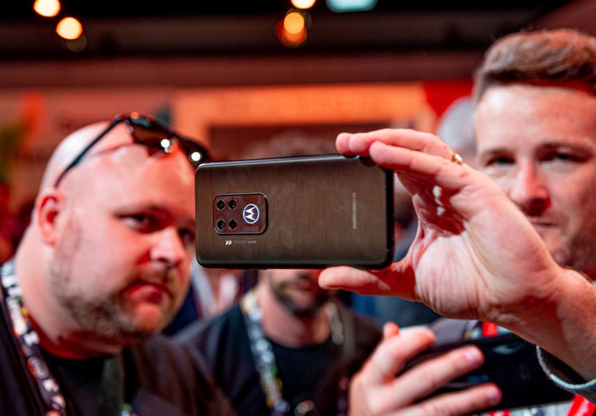 Motorola наконец-то сделала смартфон лучше, чем Xiaomi. Нет, я не шучу