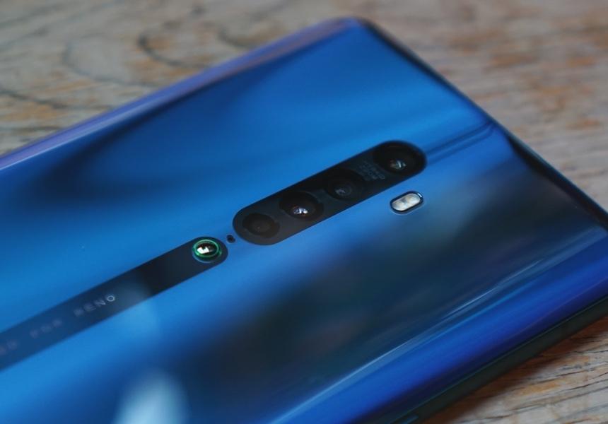 Камера реально составляет единое с корпусом