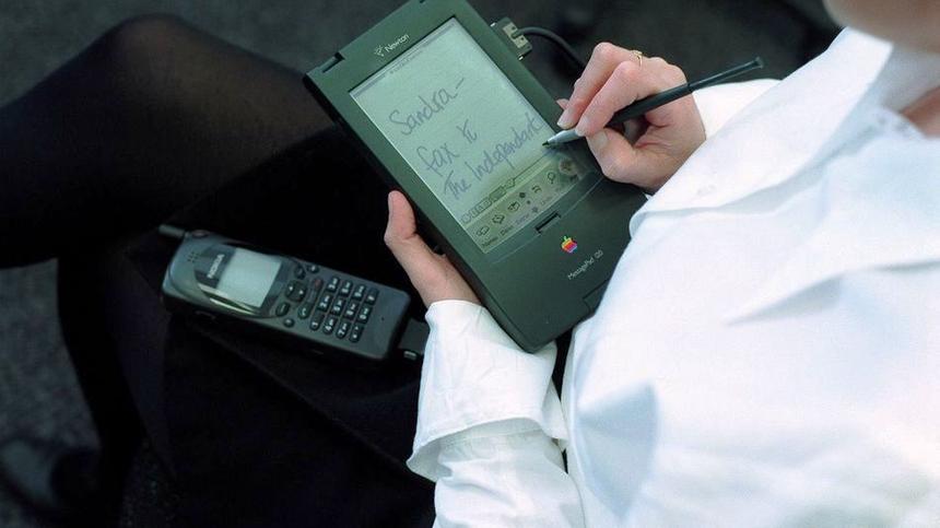 Какими были последние мобильные устройства Apple до прихода iPhone