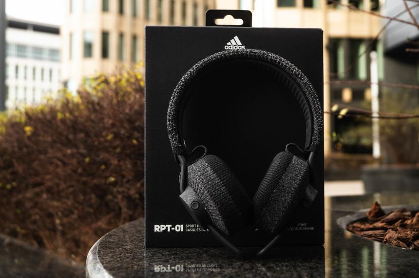 Adidas сделал наушники из материалов спортивной куртки. Как тебе такое, чёткий пацан?