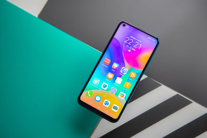 Дисплей с нестандартным смещённым вырезом всегда был признаком дорогих смартфонов. HONOR 9C — одно из немногих счастливых исключений