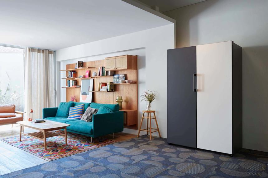 Видите здесь холодильник? А он есть!