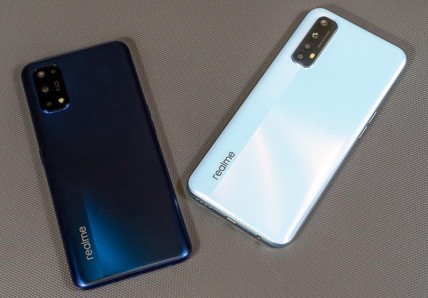 Слева — Realme 7 Pro, справа — Realme 7