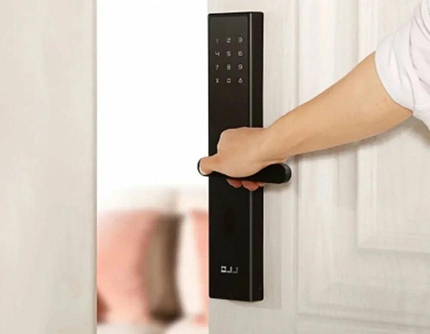 8ff3a67f03d18463258e7f93d0347a5b1a3c50d8