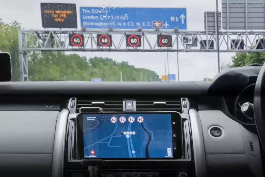 Знаете ли вы, как технологии меняют транспорт? Всевидящие автобусы, супермагистрали, око закона и прочий диджитал на дорогах