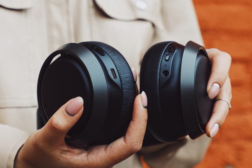 Ребята, Philips сделал лучшие Bluetooth-наушники по сочетанию качества звука и эффективности шумодава