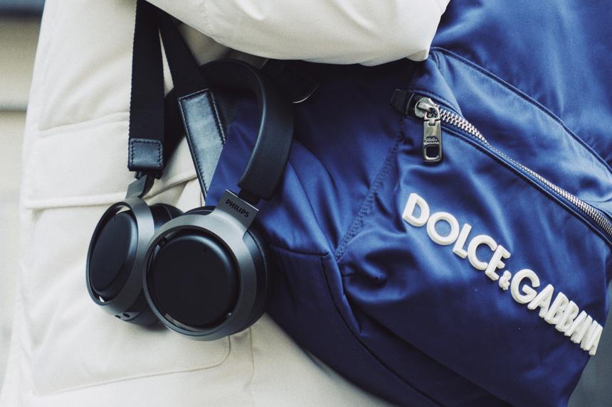 Ребята, Philips сделал лучшие Bluetooth-наушники по сочетанию качества звука и эффективности шумодава