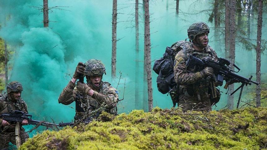 Литовская мотопехота на учениях