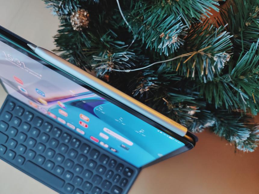 Напоминаем вам о лучшем новогоднем подарке среди гаджетов