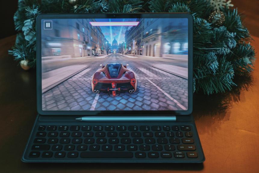 Напоминаем вам о лучшем новогоднем подарке среди гаджетов