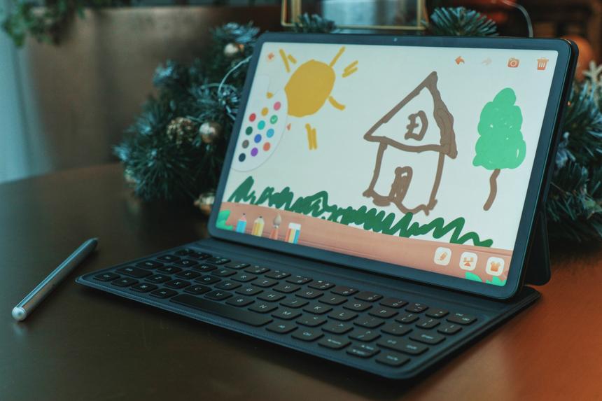 Напоминаем вам о лучшем новогоднем подарке среди гаджетов