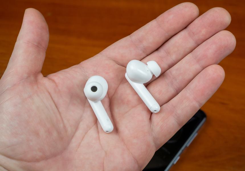 Шестисотые, но не Mercedes: тестируем наушники с шумодавом от знаменитого производителя теликов