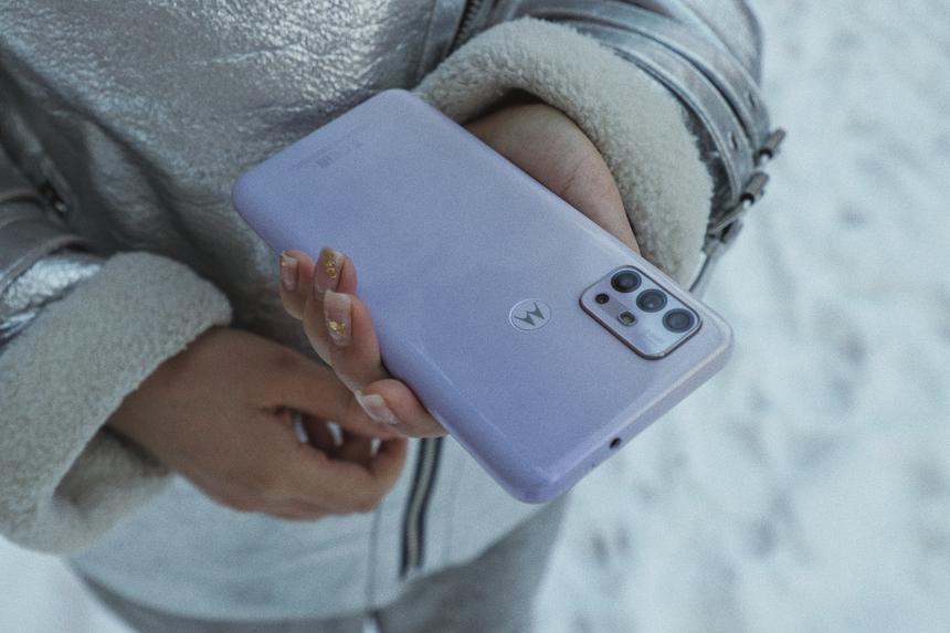 Что вам достанется, если взять бюджетный смартфон легендарной марки? Проверяем!