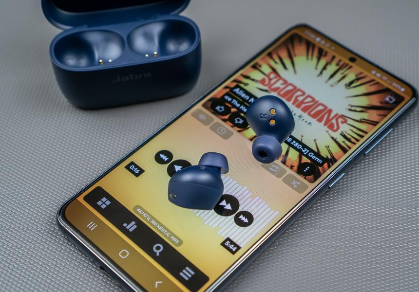 Взяли новенькие спортивные bluetooth-наушники 2022 года. Что это такое и надо ли оно вам?