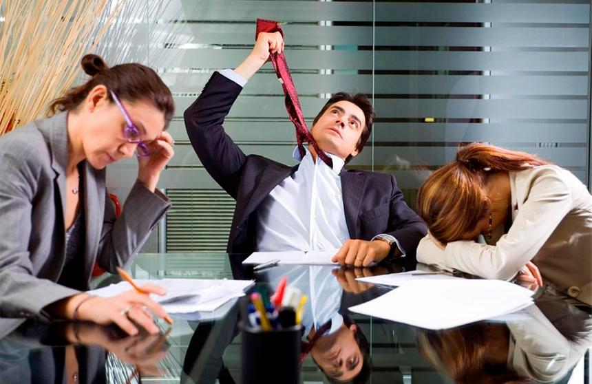 Психотерапевт рассказал, как легче вернуться к работе после праздников