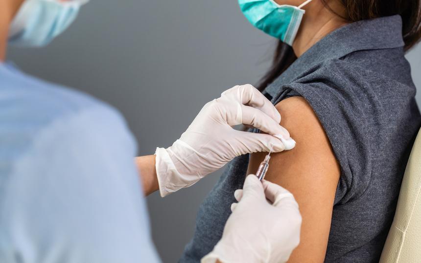 ВОЗ до сих пор не смогли определиться, сколько бустерных вакцин от COVID-19 нужно для защиты