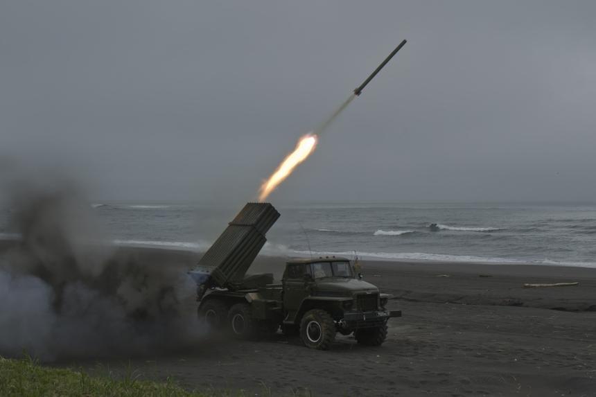 Российские военные провели стрельбы из реактивных бомбомётов «Дамба»