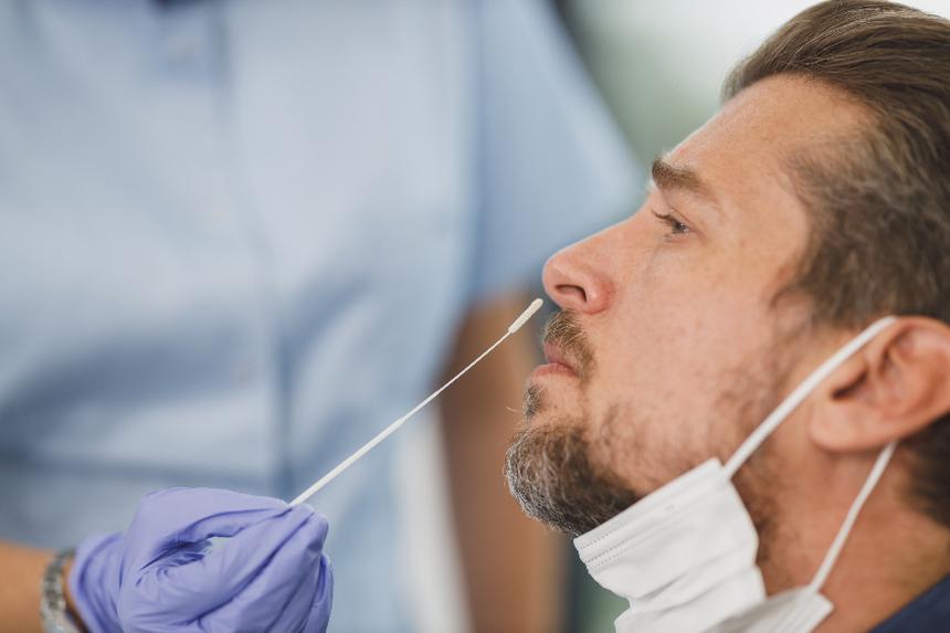 Почему так важно заниматься самотестированием на COVID-19