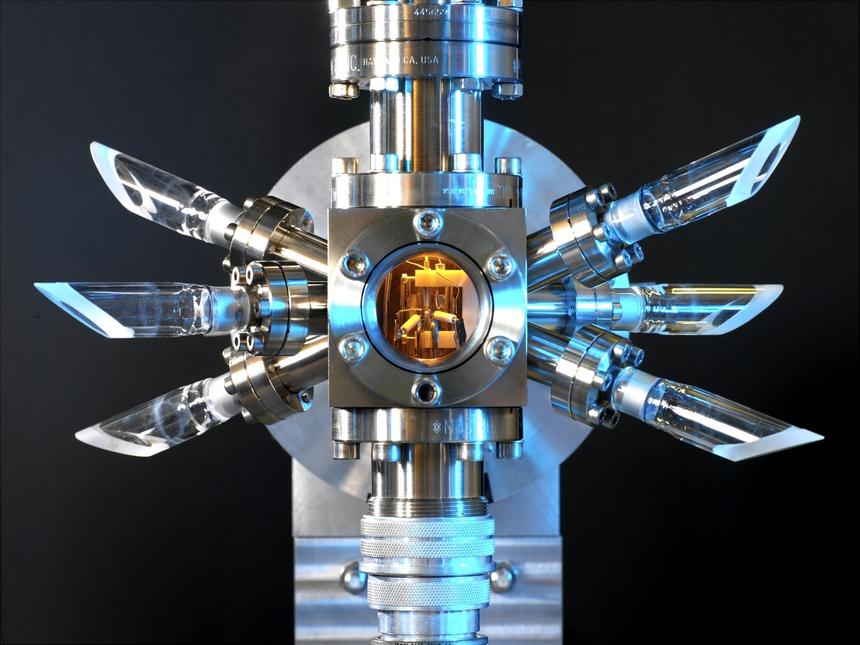 Ученые обнаружили искривление времени в самом маленьком масштабе на данный момент