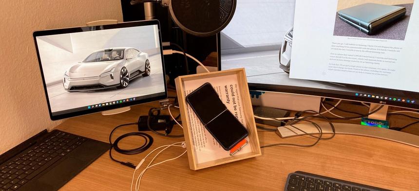 Samsung отказалась ремонтировать сломанный гибкий смартфон по гарантии. Пользователь поставил его в рамочку