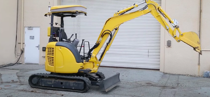 Экскаватором научились управлять удалённо через виртуальную реальность