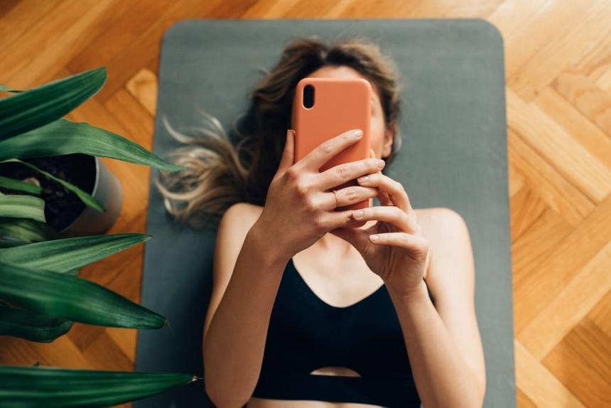 Российские операторы начали предлагать 1000 рублей за переход к ним со своим номером