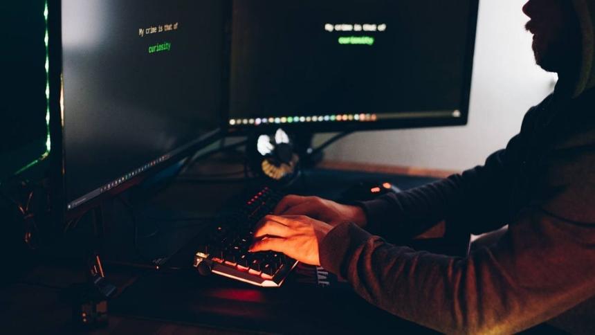 Во взломах крупнейших мировых компаний обвинили подростков