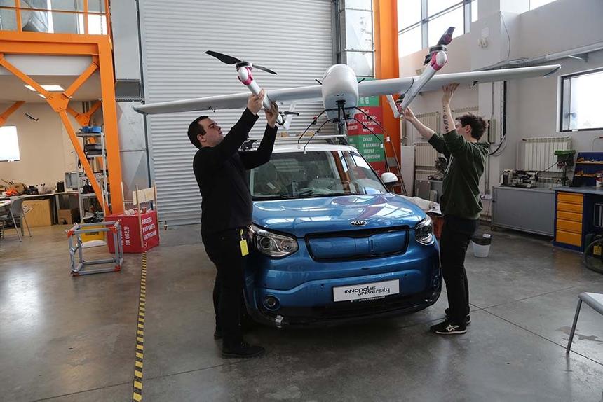 Робо-собака и дрон с "мозгами": в Иннополисе рассказали о своих проектах