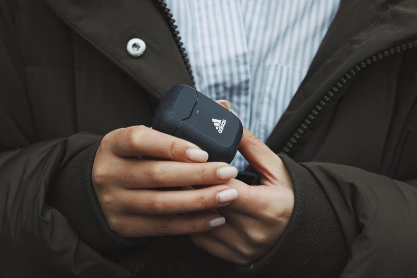 Вас бесит, что наушники по прочности сейчас на уровне чипсов? Берите «бронированную» спортивную модель!