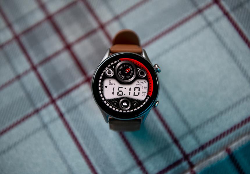 Что общего у часов с женщинами? Они обычно либо умные, либо красивые. Но в этих всего поровну