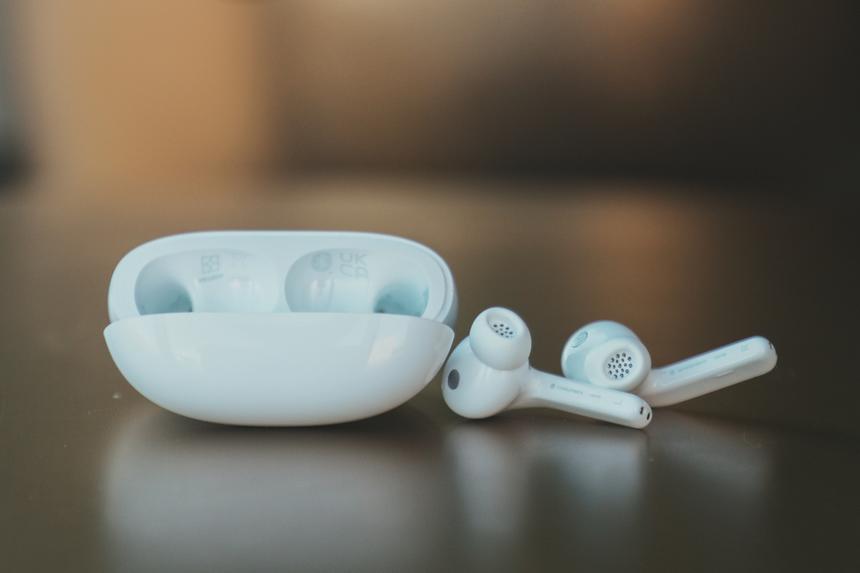 Xiaomi говорит, что выпустила охренительные TWS наушники. А мы это проверяем!